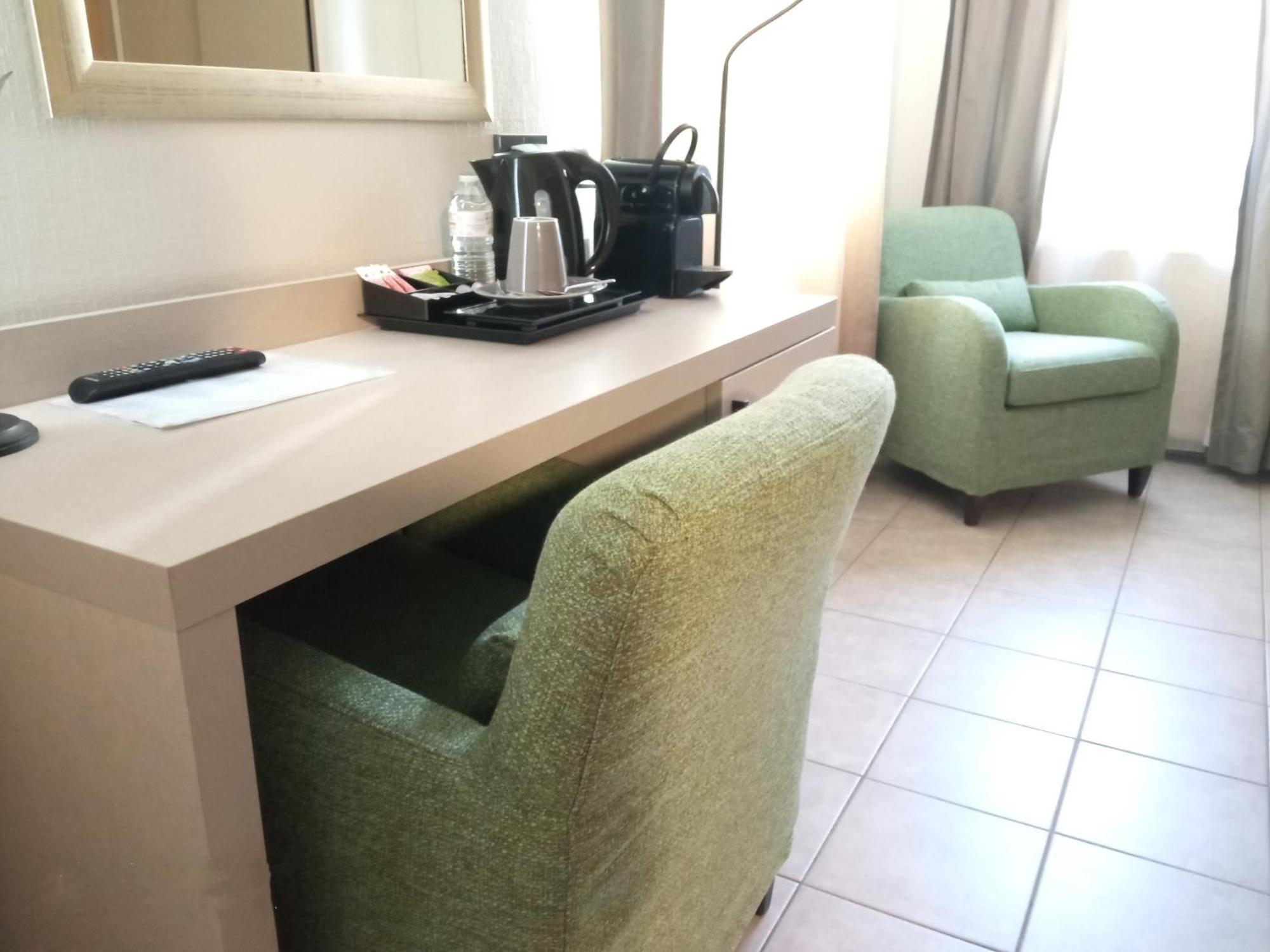 Appart-Hotel Gwendy Bour Buitenkant foto